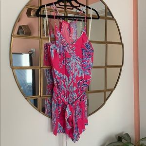 V neck cotton romper with sinched waist with tie